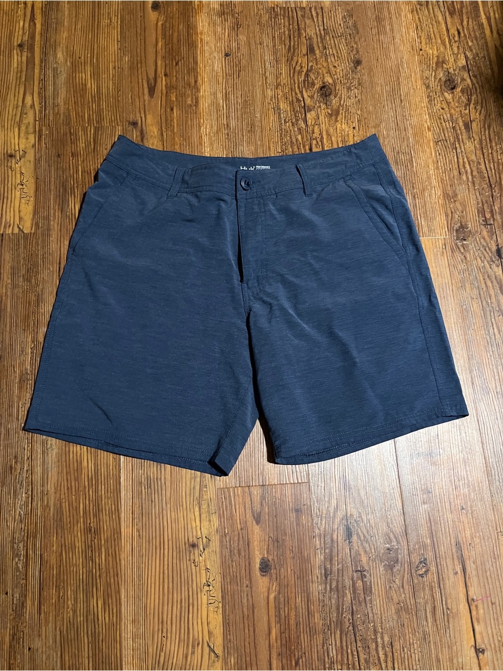 Huk Men's Navy Fishing Shorts size 34